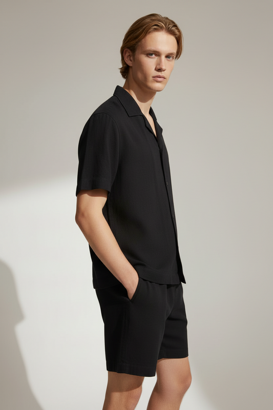 Camisa de Manga Corta con Cuello Cubano Negra